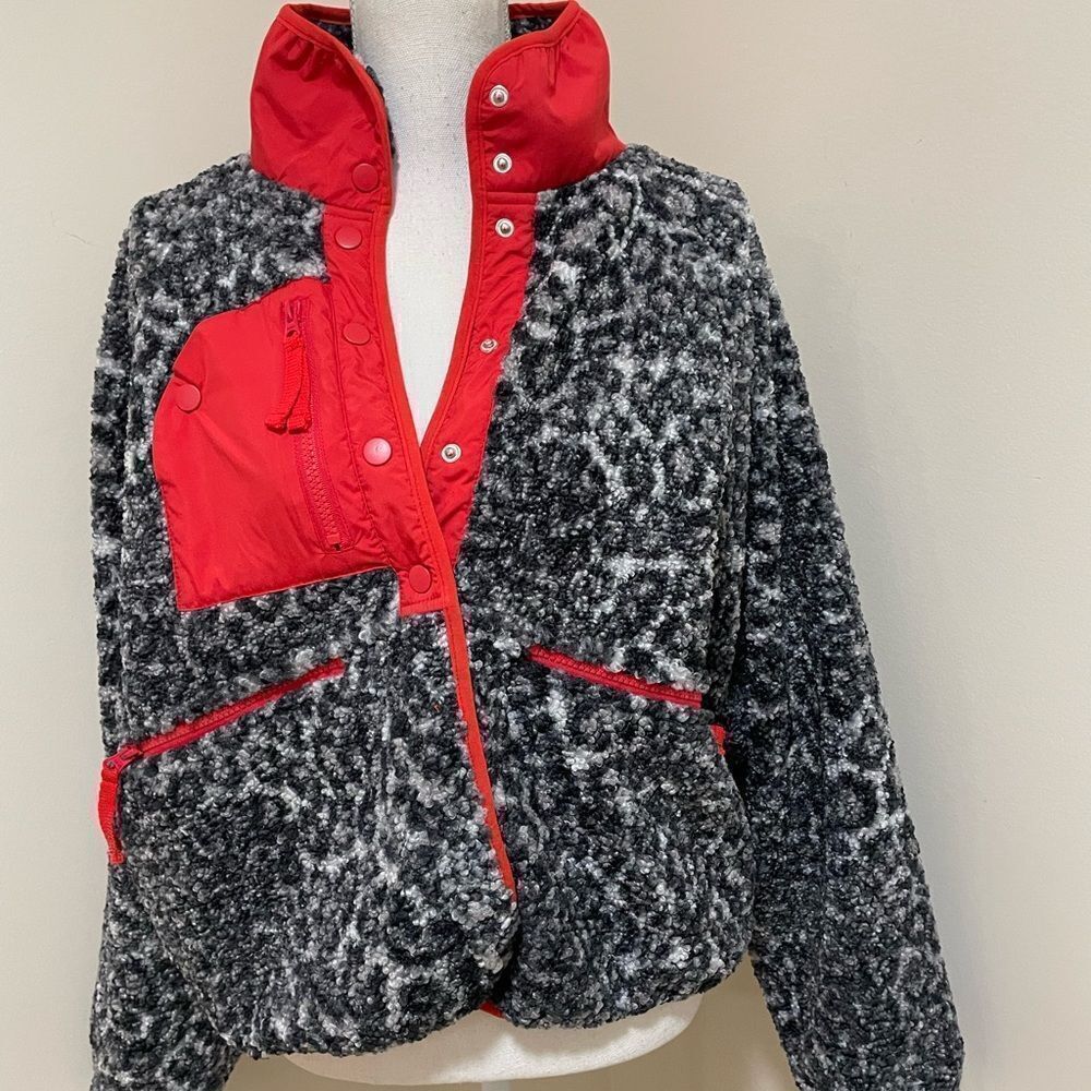 Free People Movement Queen Of The Jungle Fleece
Jacket NEW
Size: M - Picture 3 of 8